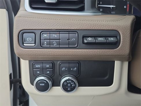 Certified 2021 GMC Yukon Denali w/ LPO, Illumination Package image 25
