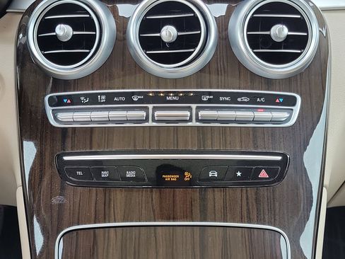 Certified 2022 Mercedes-Benz GLC 300 image 20