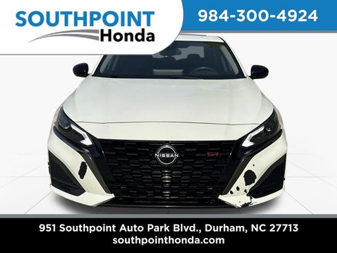 Used 2023 Nissan Altima 2.0 SR FWD image 2