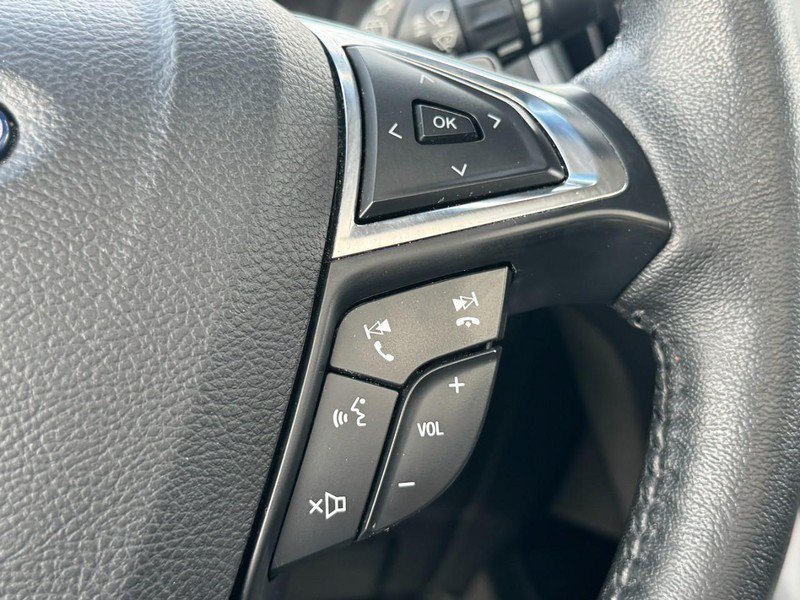 Used 2019 Ford Edge Titanium w/ Equipment Group 301A AWD/4WD image 18