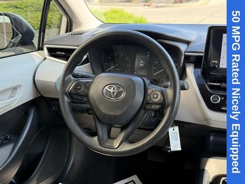 Used 2025 Toyota Corolla LE FWD image 14