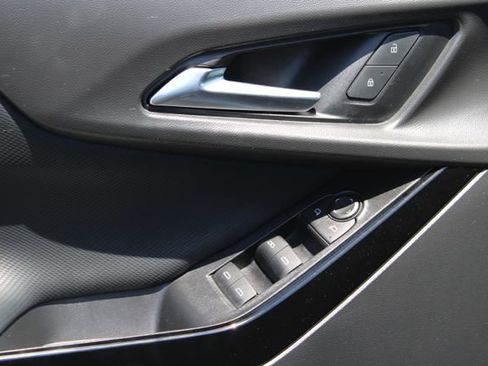 Used 2025 Chevrolet Equinox LT w/ Safety and Technology Package FWD image 13