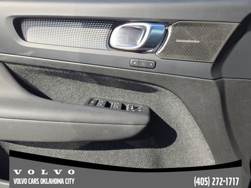 Certified 2023 Volvo XC40 B5 Plus w/ Driver Assist Package AWD/4WD image 22