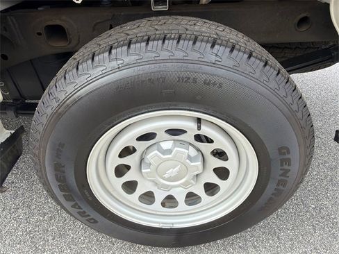 Certified 2025 Chevrolet Silverado 1500 W/T w/ WT Value Package image 19