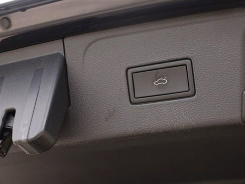 Used 2023 Volkswagen Atlas SEL AWD/4WD image 8