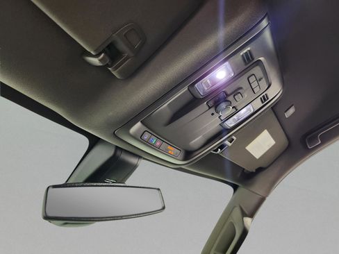 Used 2022 Chevrolet Tahoe LT w/ Luxury Package image 27