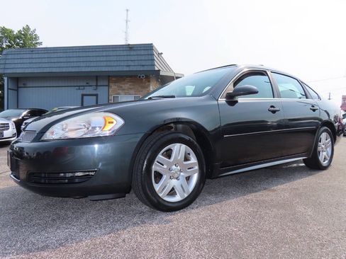 Used 2014 Chevrolet Impala LT w/ LT Sunroof Package FWD image 4
