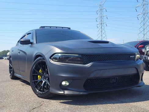 Used 2017 Dodge Charger SRT w/ Harman/Kardon Audio Group image 13