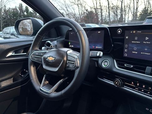 Used 2025 Chevrolet Equinox LT image 33