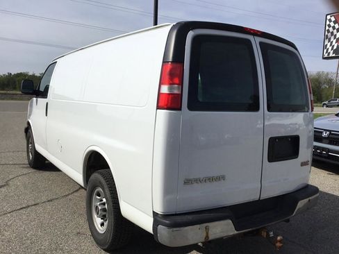Used 2017 GMC Savana 2500 RWD image 10
