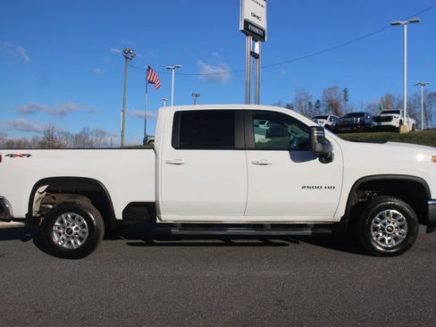 Used 2025 Chevrolet Silverado 2500 LT w/ Convenience Package image 8