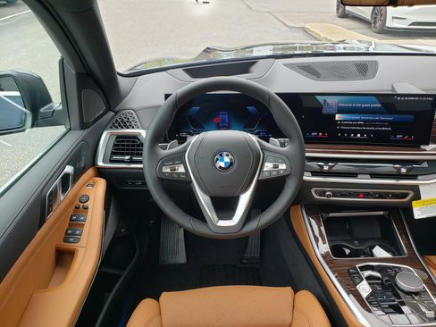 New 2026 BMW X5 xDrive50e w/ Climate Comfort Package AWD/4WD image 16