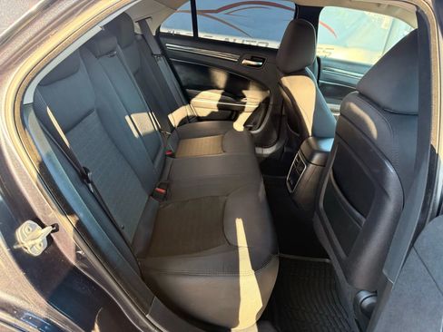 Used 2019 Chrysler 300 Touring w/ Sport Appearance Package image 22