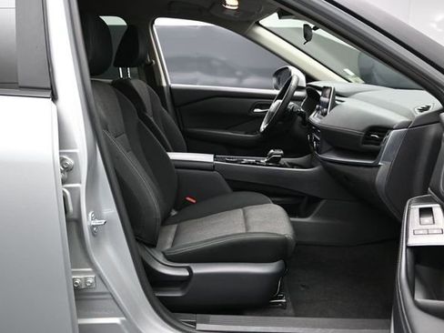 Used 2025 Nissan Rogue SV AWD/4WD image 25