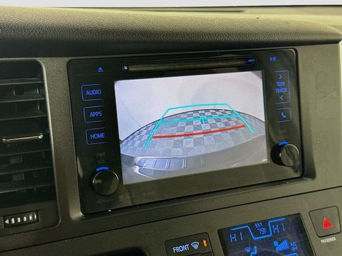Used 2017 Toyota Sienna LE FWD image 22