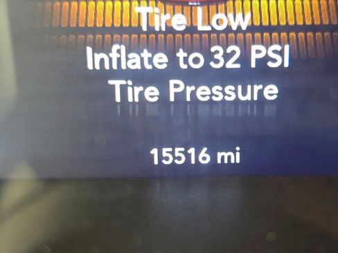 Used 2022 Dodge Challenger SRT Hellcat RWD image 3
