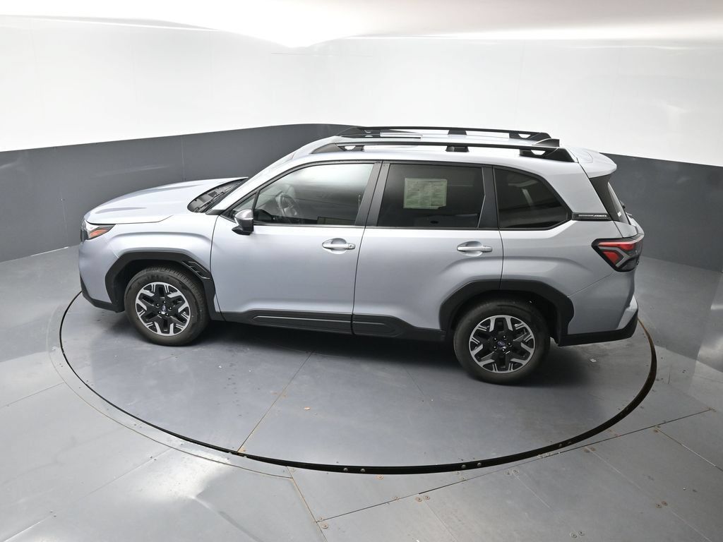 Used 2025 Subaru Forester Premium AWD/4WD image 45