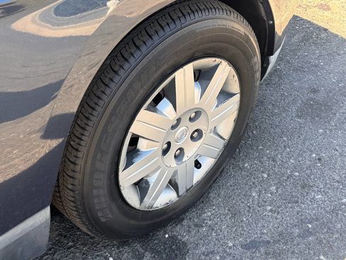 Used 2008 Chrysler Pacifica LX image 11