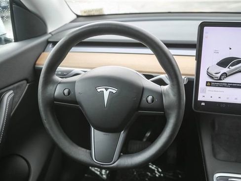 Used 2021 Tesla Model Y Long Range image 15