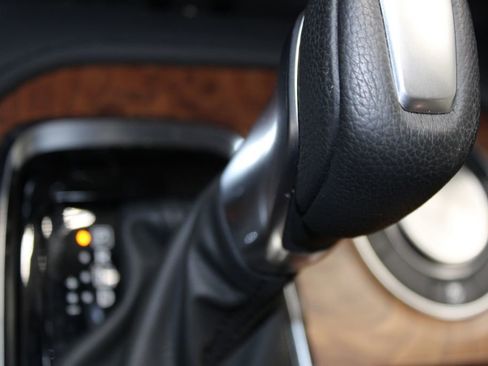 Used 2024 Nissan Armada SL image 56