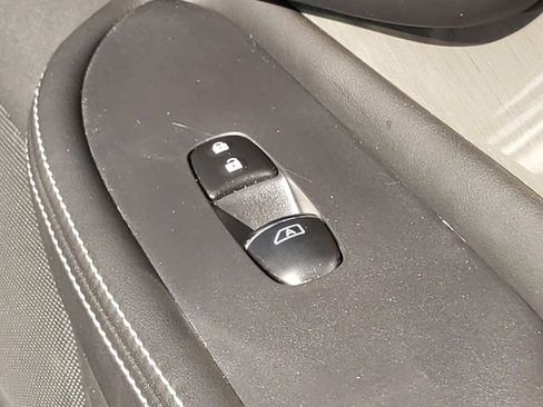 Used 2018 Nissan Murano SL w/ Moonroof Package image 38