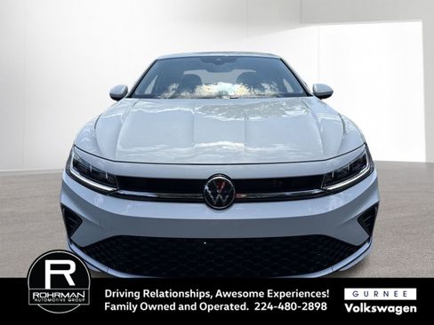 New 2025 Volkswagen Jetta SE image 3