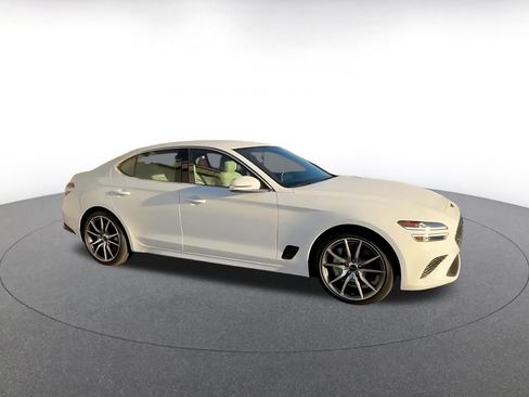 Used 2025 Genesis G70 2.5T image 2