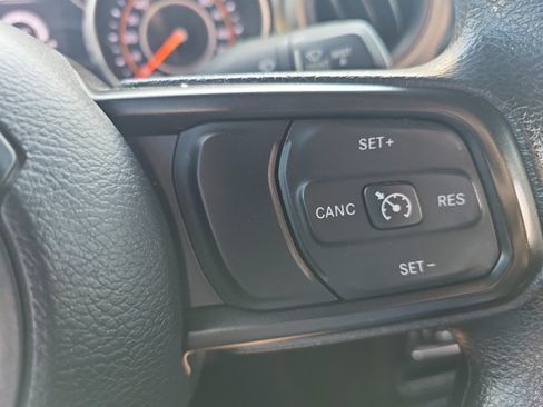Used 2018 Jeep Wrangler Sport AWD/4WD image 24