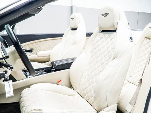 Used 2017 Bentley Continental GT image 36