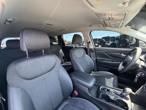 Used 2019 Hyundai Santa Fe SE FWD image 9