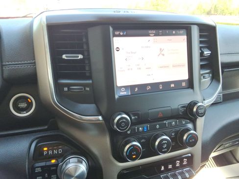 Used 2022 RAM 1500 Laramie AWD/4WD image 15