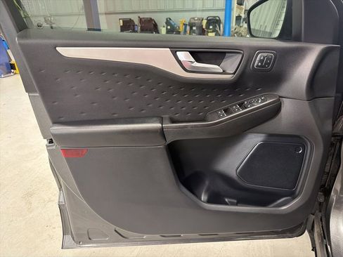 Used 2020 Ford Escape SEL FWD image 17