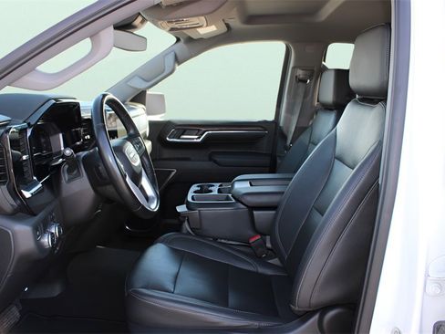 Used 2024 GMC Sierra 1500 SLT image 16