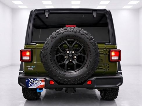Used 2024 Jeep Wrangler Unlimited AWD/4WD image 9