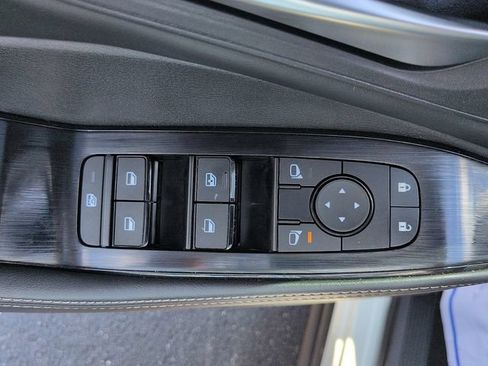 Used 2023 Nissan Rogue SV w/ SV Premium B Package FWD image 16