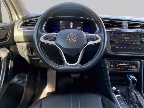 Used 2022 Volkswagen Tiguan SE FWD image 6