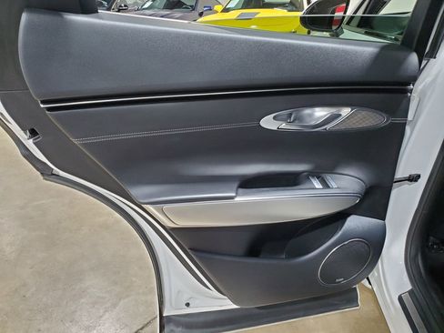 Used 2022 Genesis GV70 2.5T w/ Select Package image 28