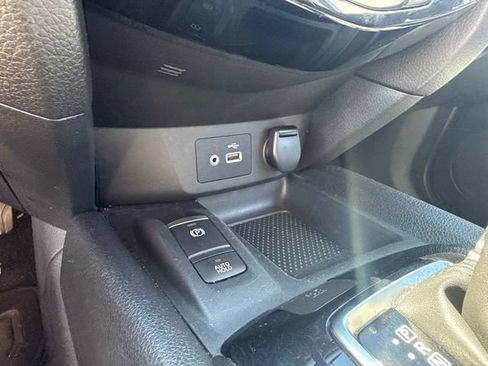 Used 2022 Nissan Rogue Sport SV w/ Technology Package AWD/4WD image 19