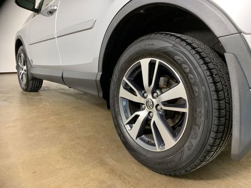 Used 2018 Toyota RAV4 XLE w/ Plus Extra Value Package AWD/4WD image 15
