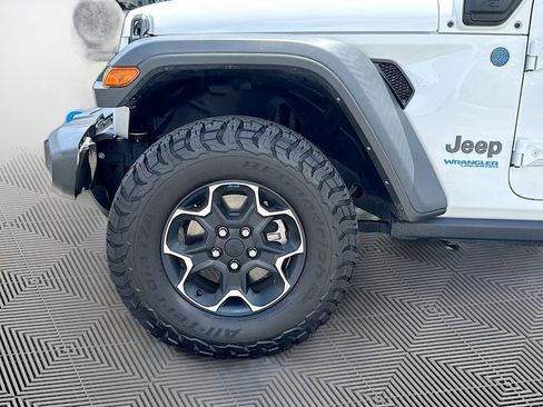 Used 2022 Jeep Wrangler Unlimited Rubicon 4xe w/ Cold Weather Group AWD/4WD image 36