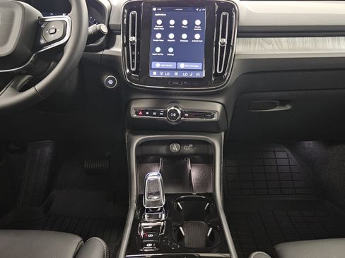 New 2026 Volvo XC40 B5 Plus w/ Protection Package Premier AWD/4WD image 16