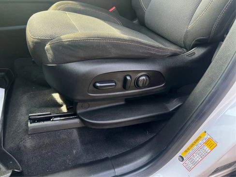 Used 2018 Chevrolet Traverse LT image 21