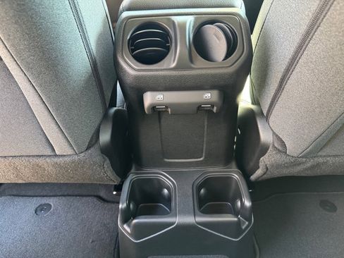 Used 2025 Jeep Wrangler Unlimited Sport image 14
