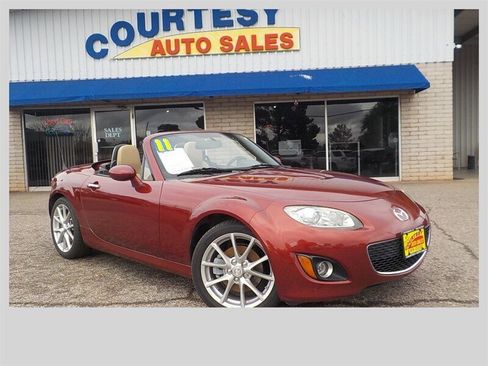 Used 2011 MAZDA MX-5 Miata Grand Touring w/ Premium Pkg image 18