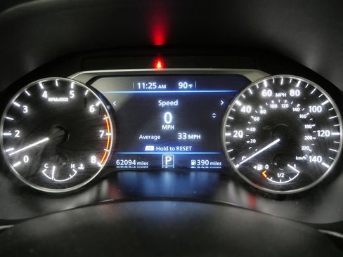 Used 2024 Nissan Altima 2.5 SR FWD image 11