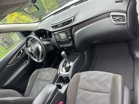Used 2016 Nissan Rogue SV AWD/4WD image 20