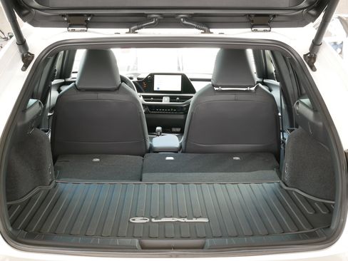 Certified 2025 Lexus UX 300h FWD w/ Accessory Package (Z2) image 37