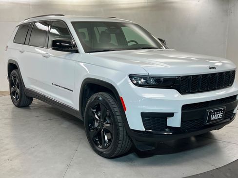 Used 2023 Jeep Grand Cherokee L Laredo AWD/4WD image 8