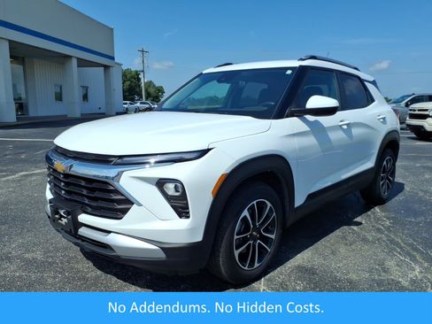 Used 2024 Chevrolet TrailBlazer LT w/ LT Cold Weather Package FWD image 1