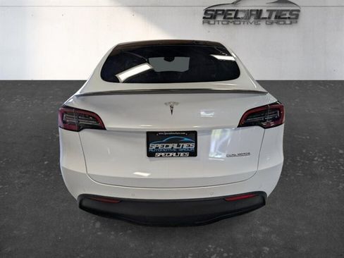 Used 2022 Tesla Model Y Performance AWD/4WD image 9